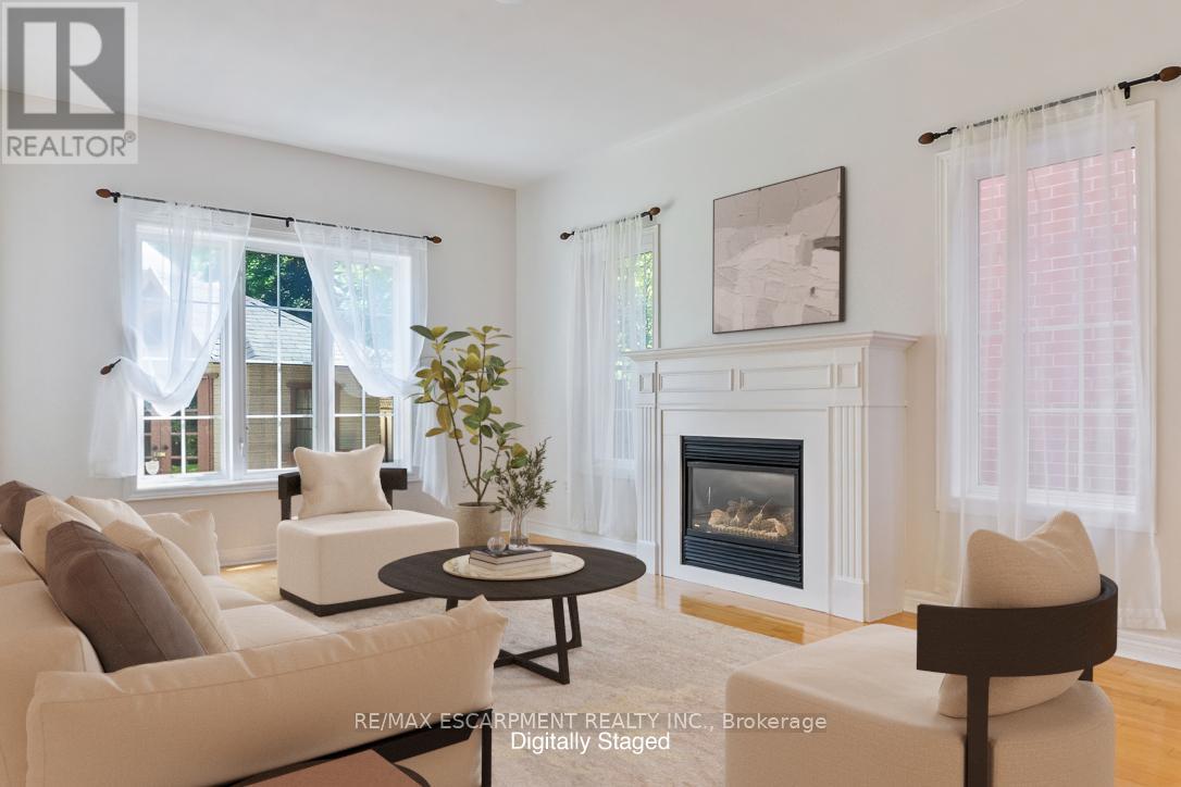 1146 Upper River Court, Mississauga, Ontario L5W 1C2 - Photo 17 - W12309480