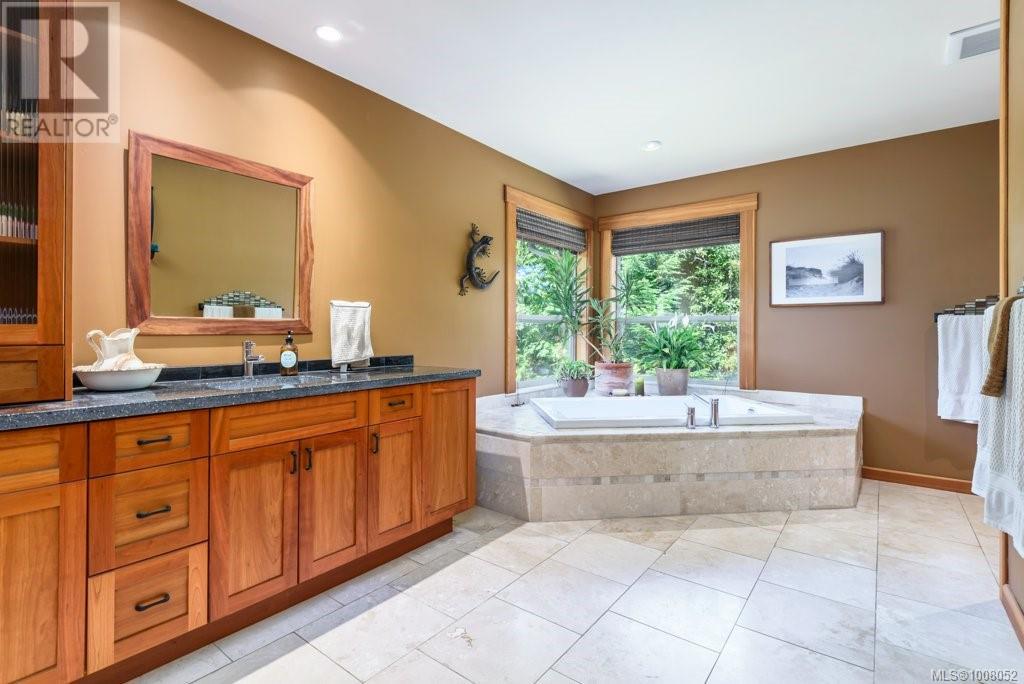 7455 Rodger Rd, Merville, British Columbia  V0R 2M0 - Photo 40 - 1008052