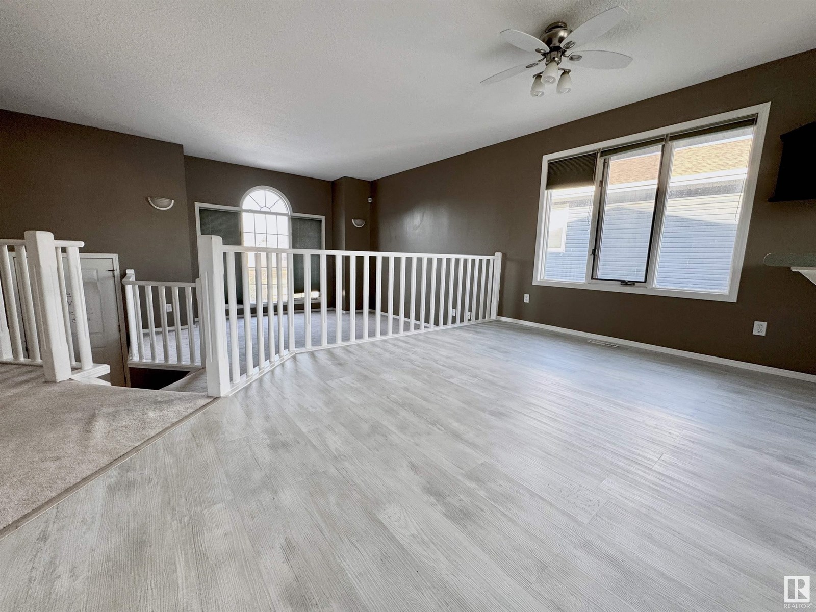 Property at 4008 55 AV image 4