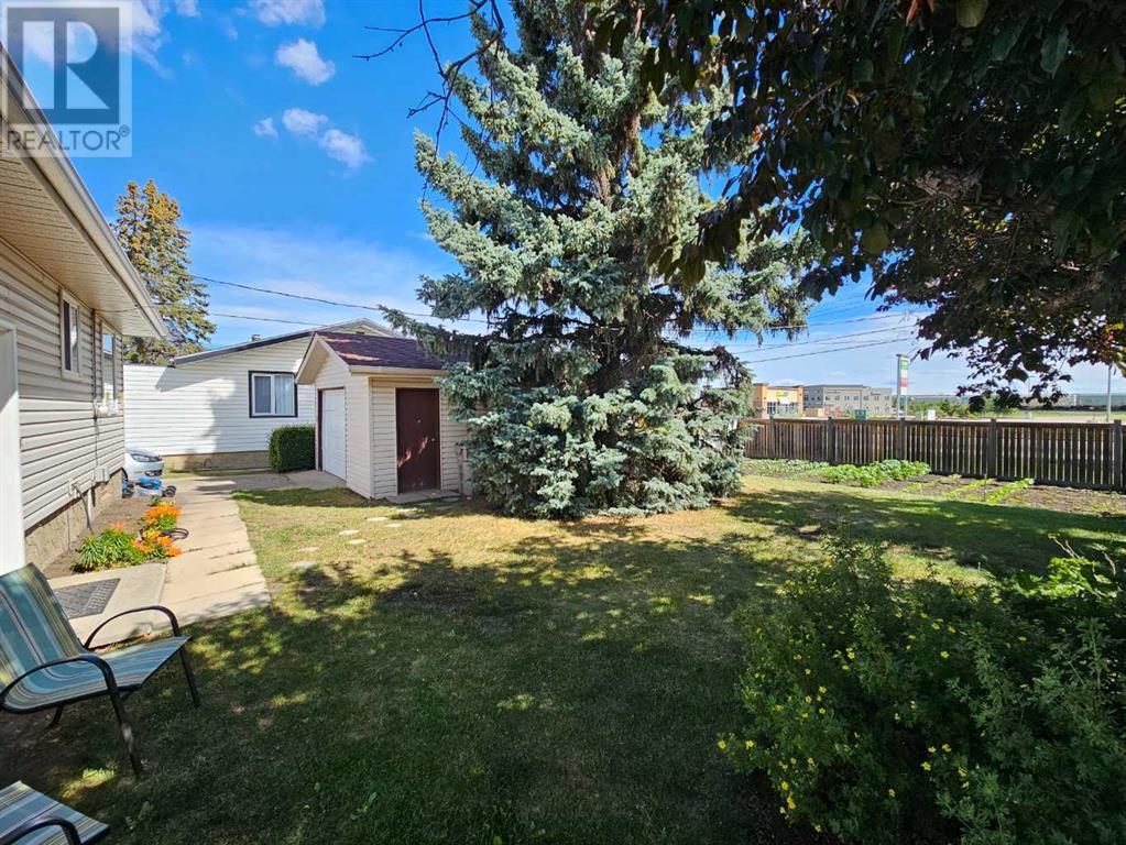 Property at 8611 95 Street image 5