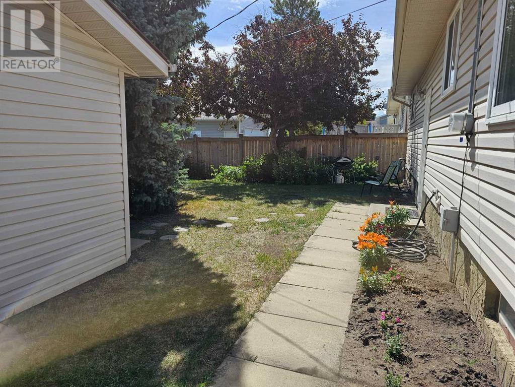 Property at 8611 95 Street image 4