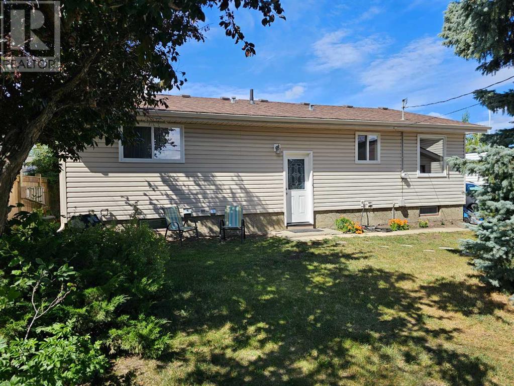 Property at 8611 95 Street image 3