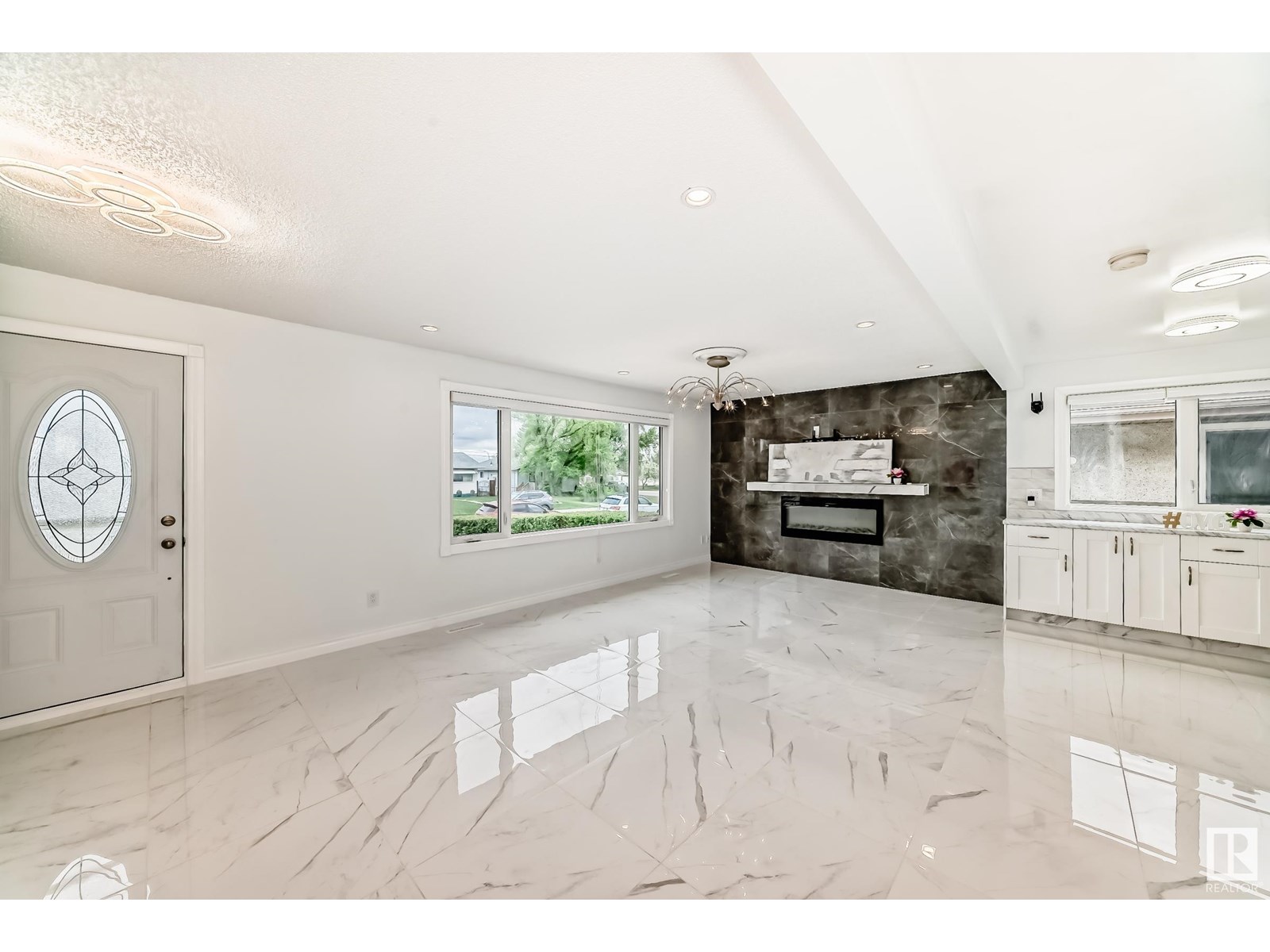 Property at 13516 112 ST NW image 1