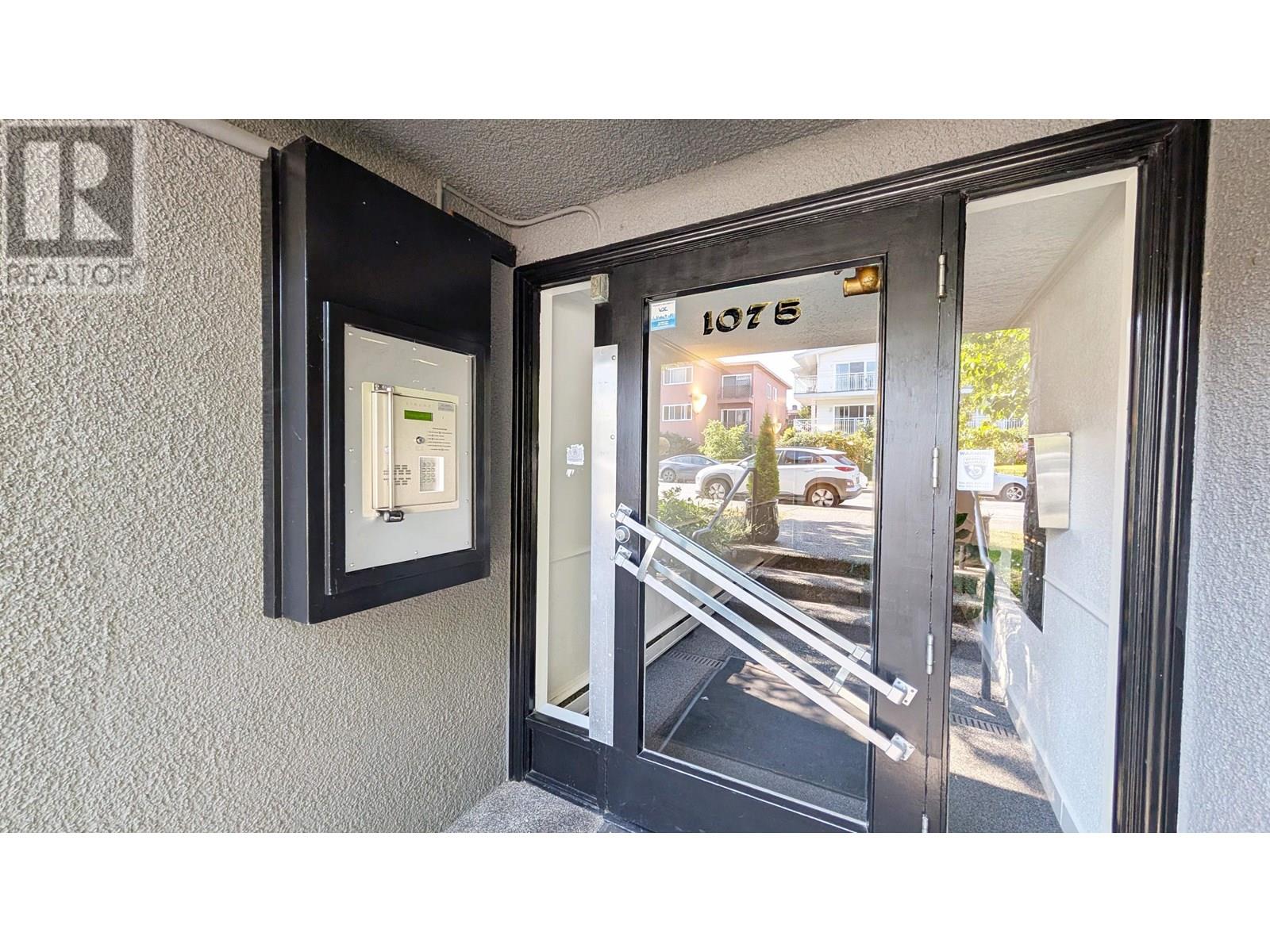 101 1075 W 13th Avenue, Vancouver, British Columbia  V6H 1N1 - Photo 3 - R3031002