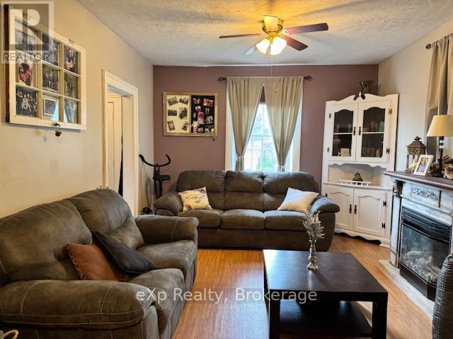 120 3rd Avenue Sw, Arran-Elderslie, Ontario  N0G 1L0 - Photo 5 - X12079947