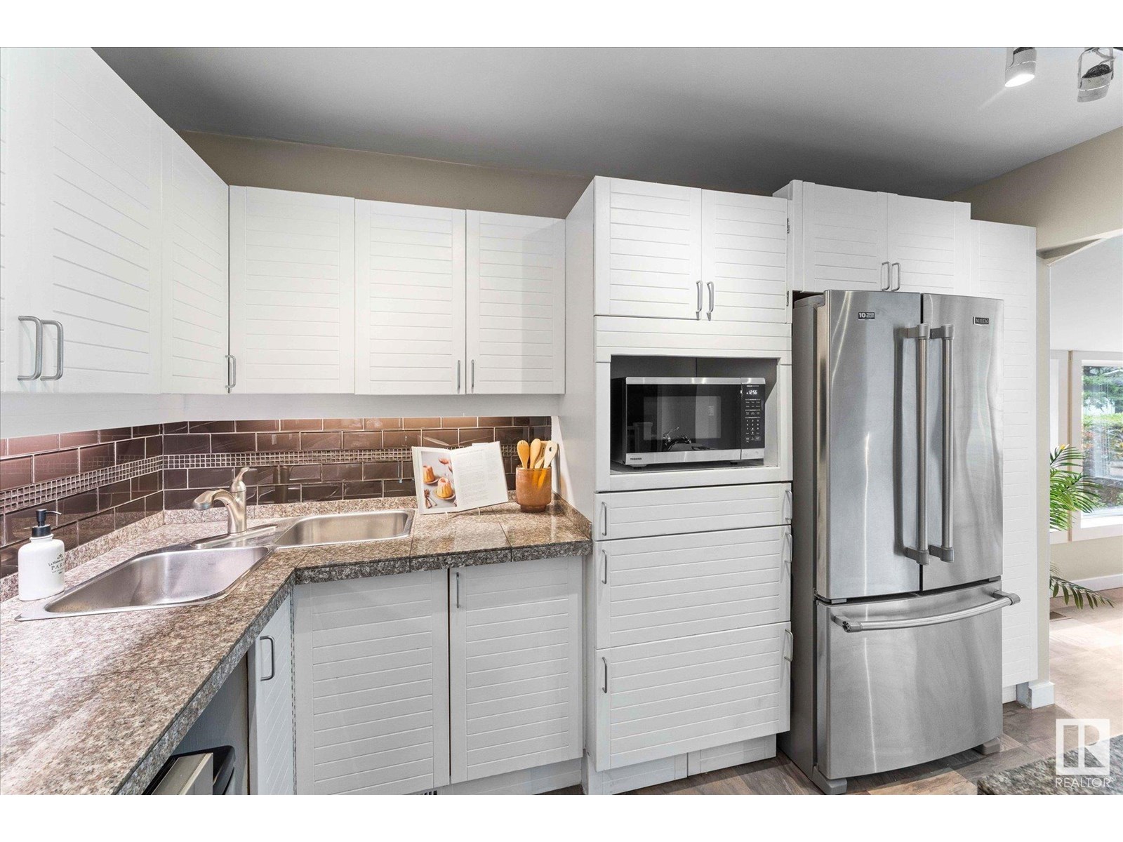 Property at 9208 148 ST NW image 1