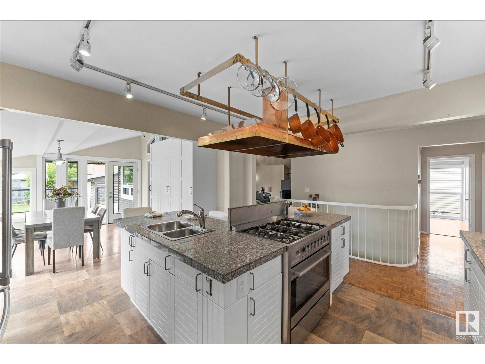 Property at 9208 148 ST NW image 2