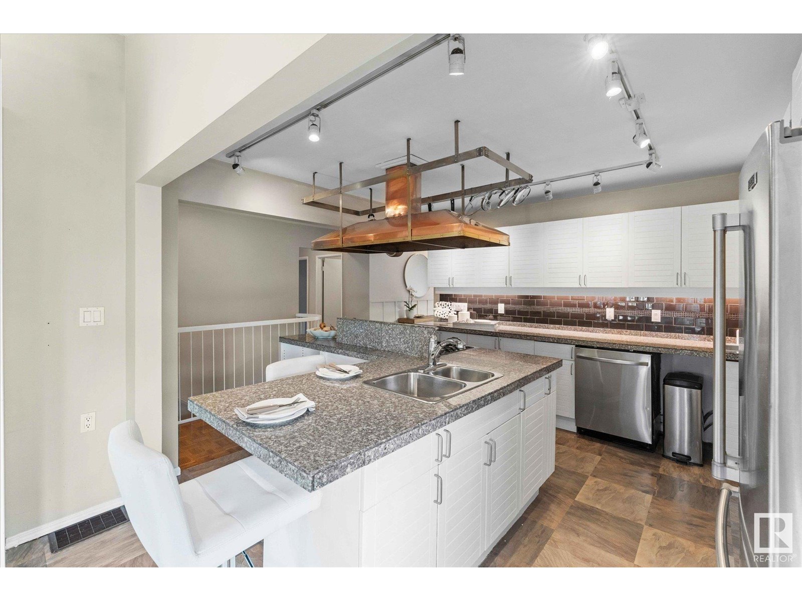 Property at 9208 148 ST NW image 3