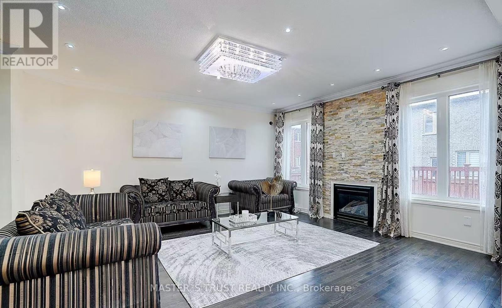 99 Henry Bauer Avenue, Markham, Ontario  L6C 0S3 - Photo 4 - N12309563