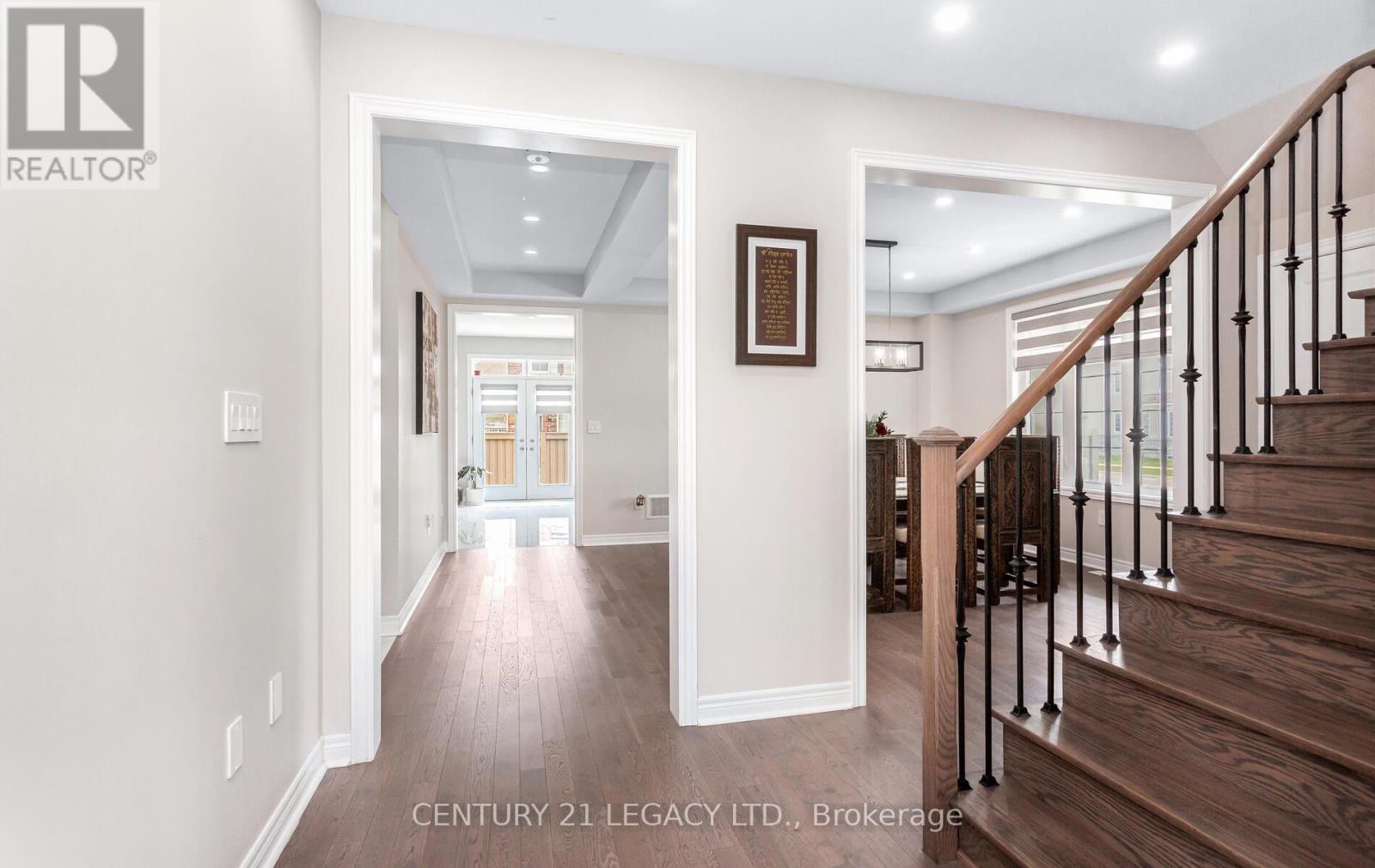 35 Farringdon Crescent, Brampton, Ontario  L7A 4Z6 - Photo 13 - W12309560