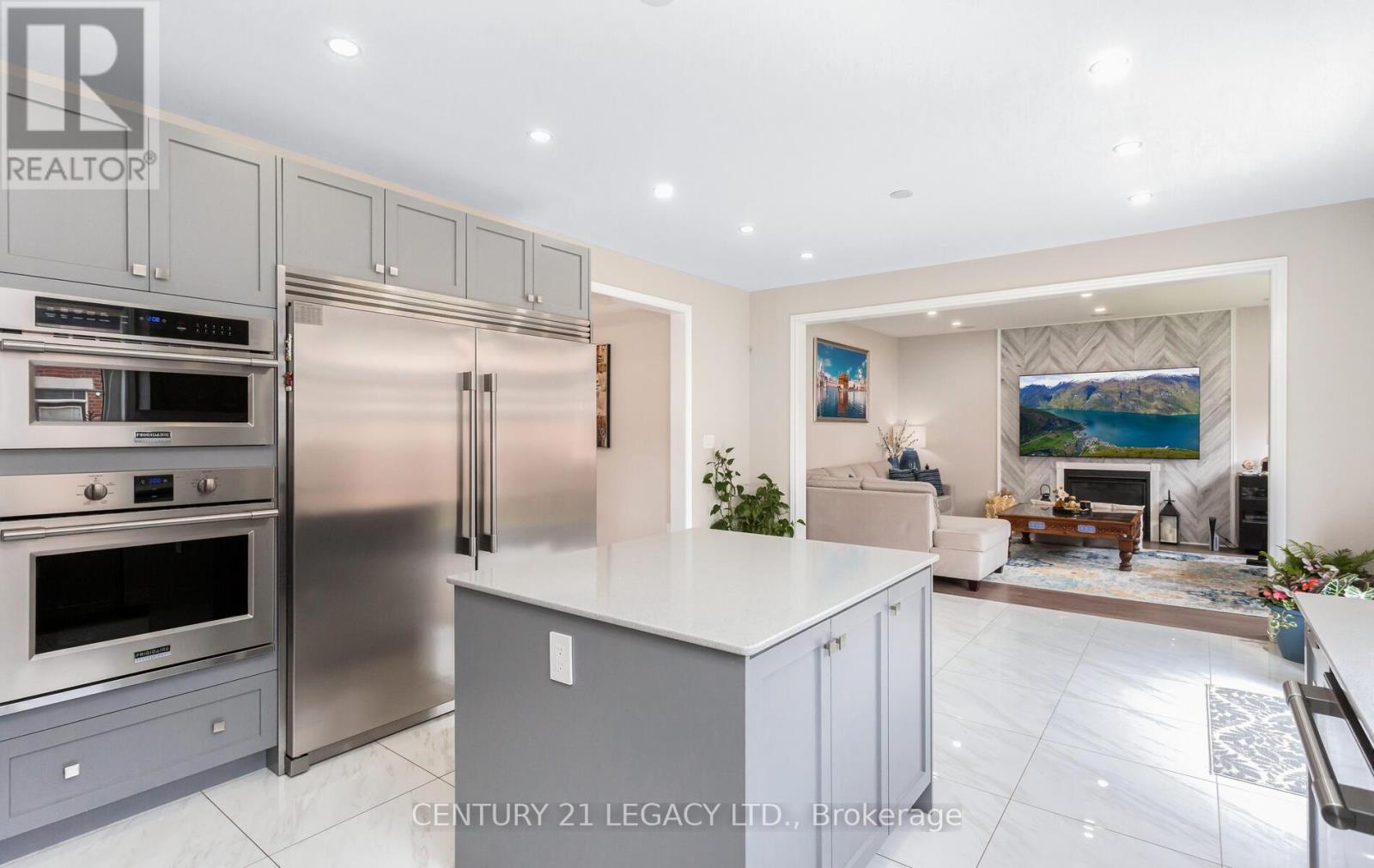 35 Farringdon Crescent, Brampton, Ontario  L7A 4Z6 - Photo 24 - W12309560
