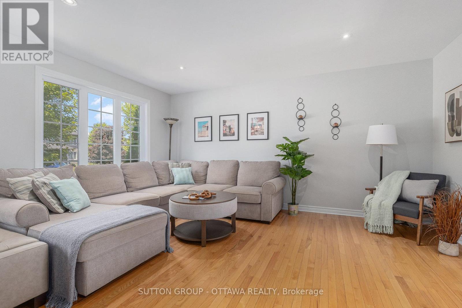 Property at 56 HONORE CRESCENT image 5