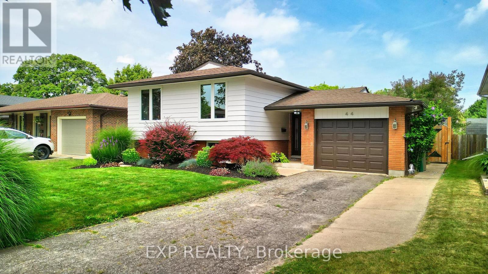 44 Royal Orchard Crescent, St. Catharines, Ontario  L2N 4E9 - Photo 3 - X12309568