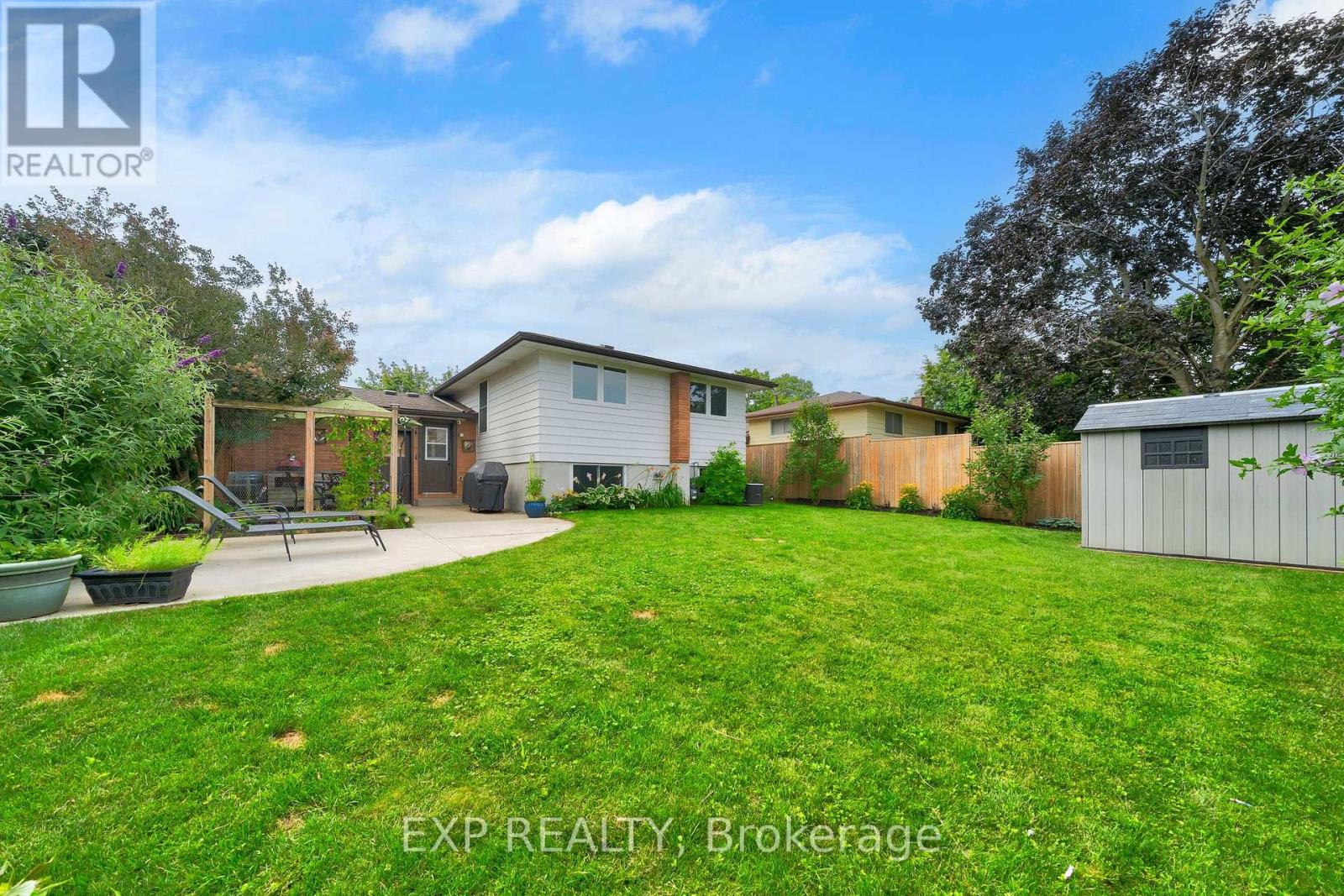 44 Royal Orchard Crescent, St. Catharines, Ontario  L2N 4E9 - Photo 36 - X12309568