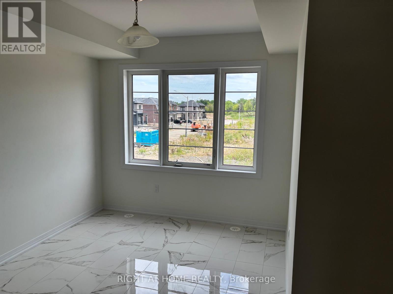 52 Lilac Lane, Thorold, Ontario  L3B 5N5 - Photo 13 - X12305380