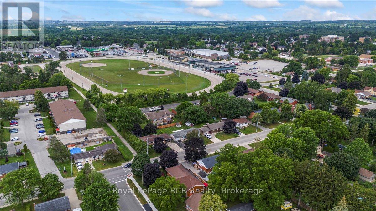 382 3rd Street, Hanover, Ontario  N4N 1B3 - Photo 34 - X12309590