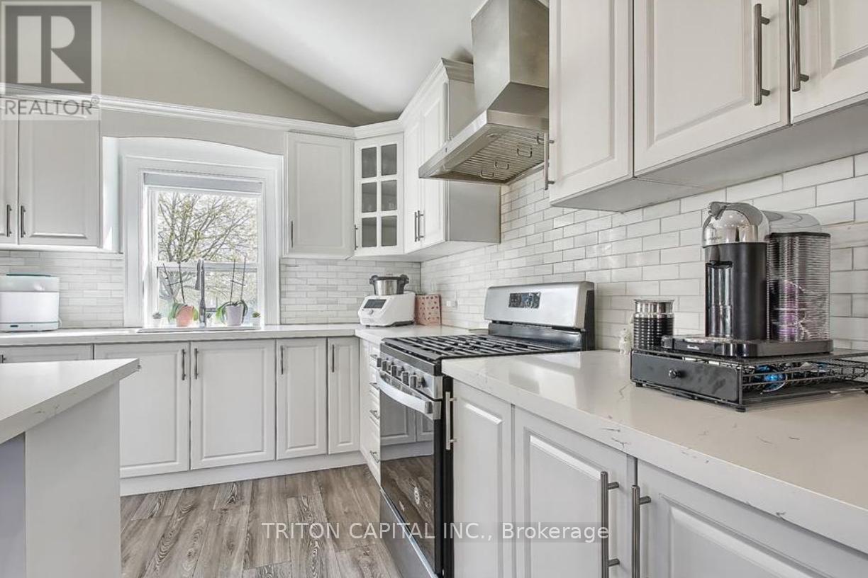 34 Napier Street, Vaughan, Ontario  L0J 1C0 - Photo 10 - N12309601