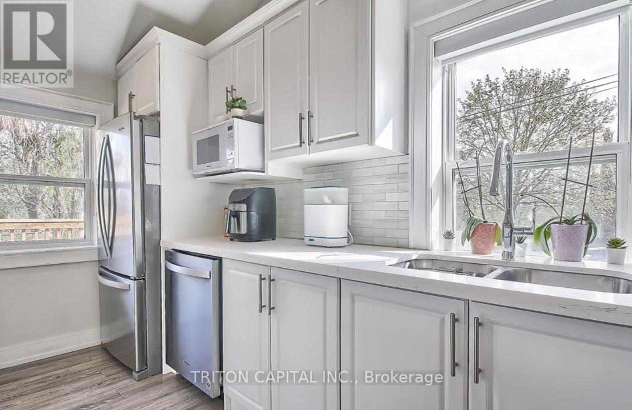 34 Napier Street, Vaughan, Ontario  L0J 1C0 - Photo 11 - N12309601