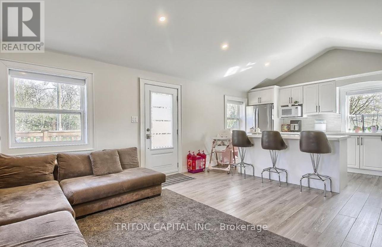 34 Napier Street, Vaughan, Ontario  L0J 1C0 - Photo 8 - N12309601