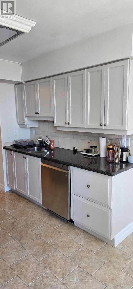 711 - 55 Elm Drive W, Mississauga, Ontario  L5B 3Z3 - Photo 13 - W12309607