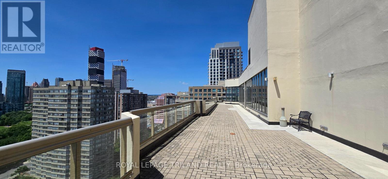 711 - 55 Elm Drive W, Mississauga, Ontario  L5B 3Z3 - Photo 4 - W12309607