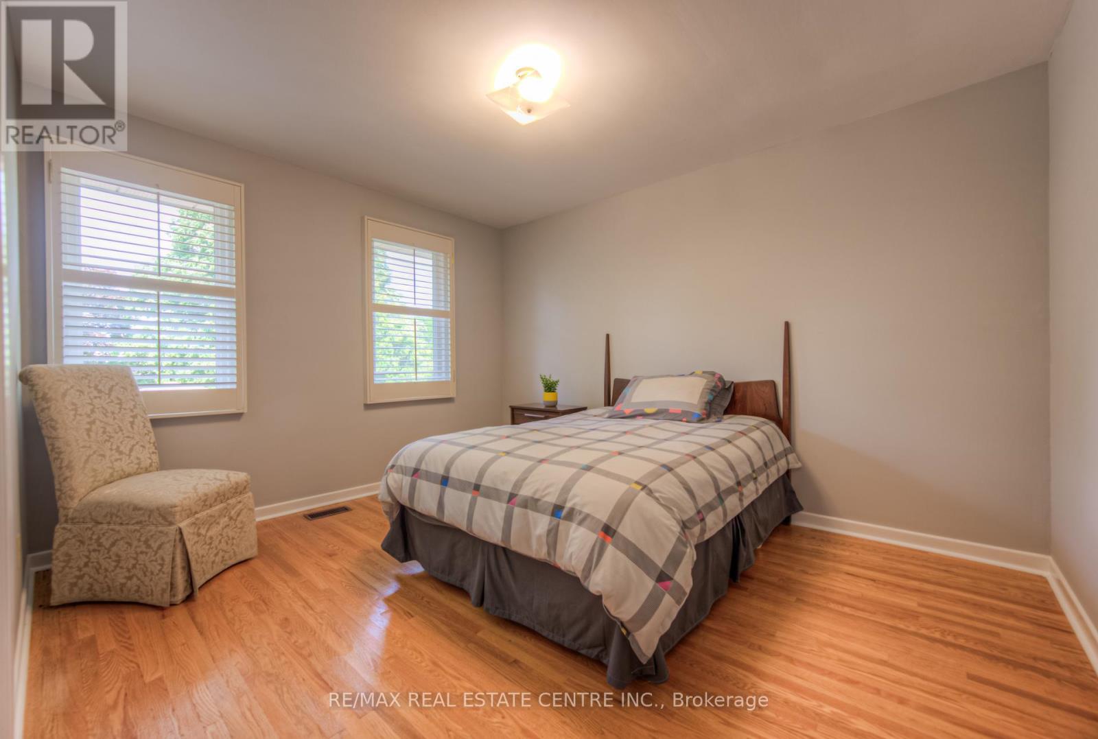 644 Donna Court, Burlington, Ontario  L7N 3H2 - Photo 33 - W12309611