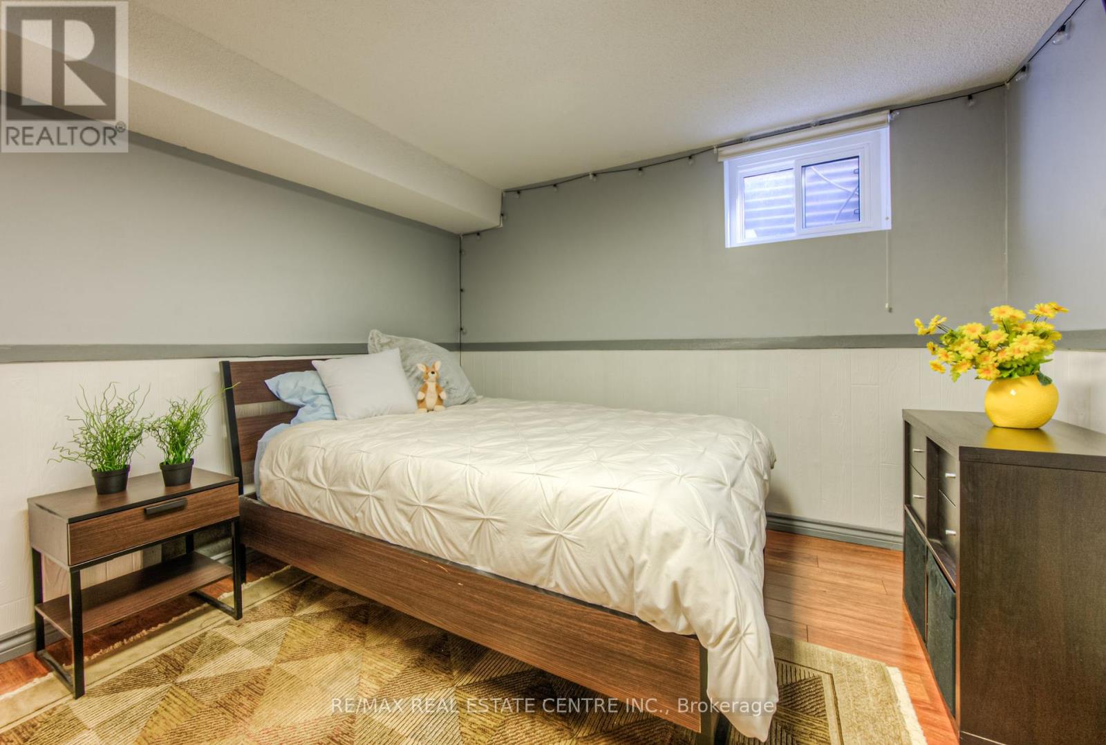 644 Donna Court, Burlington, Ontario  L7N 3H2 - Photo 36 - W12309611