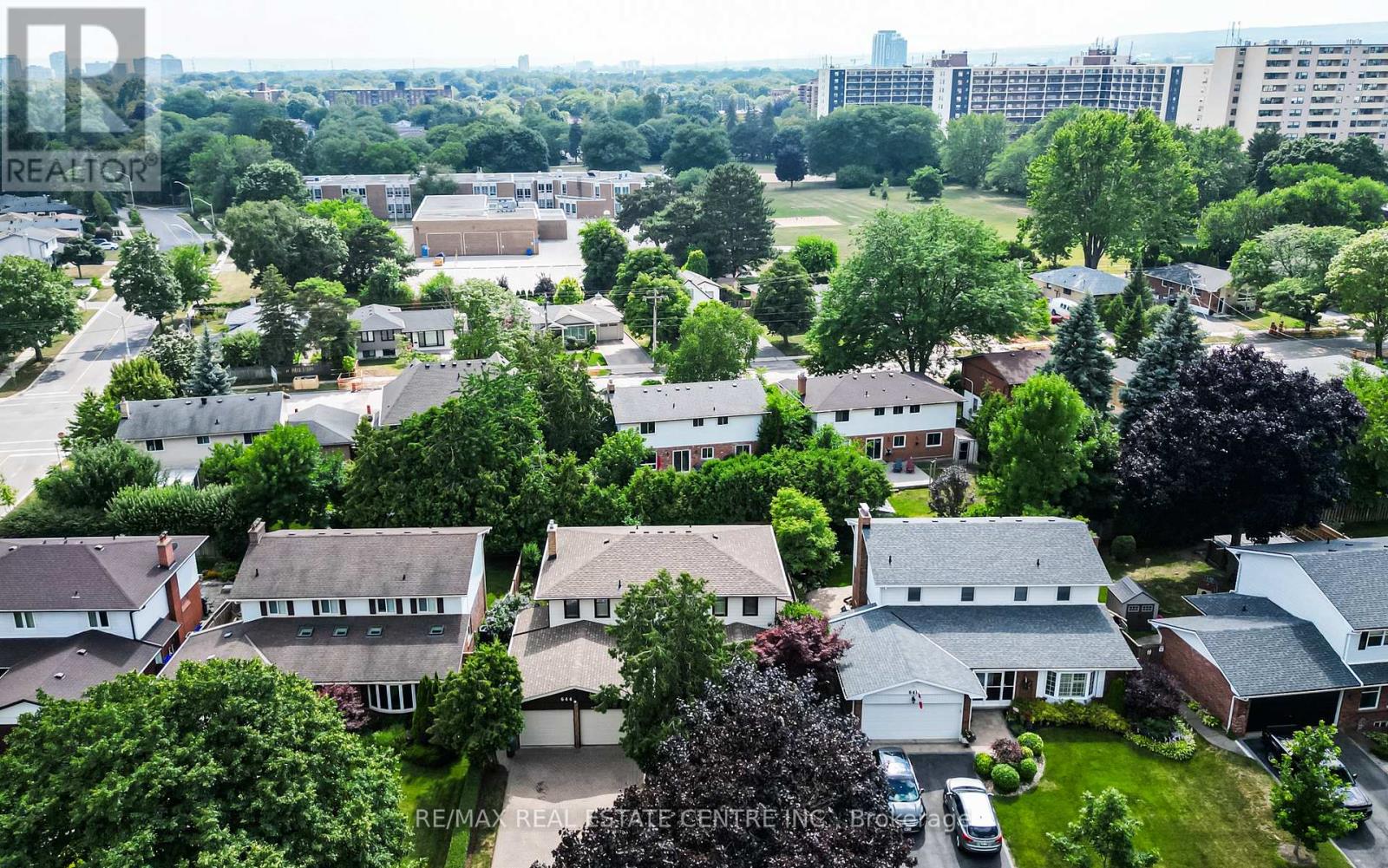 644 Donna Court, Burlington, Ontario  L7N 3H2 - Photo 48 - W12309611