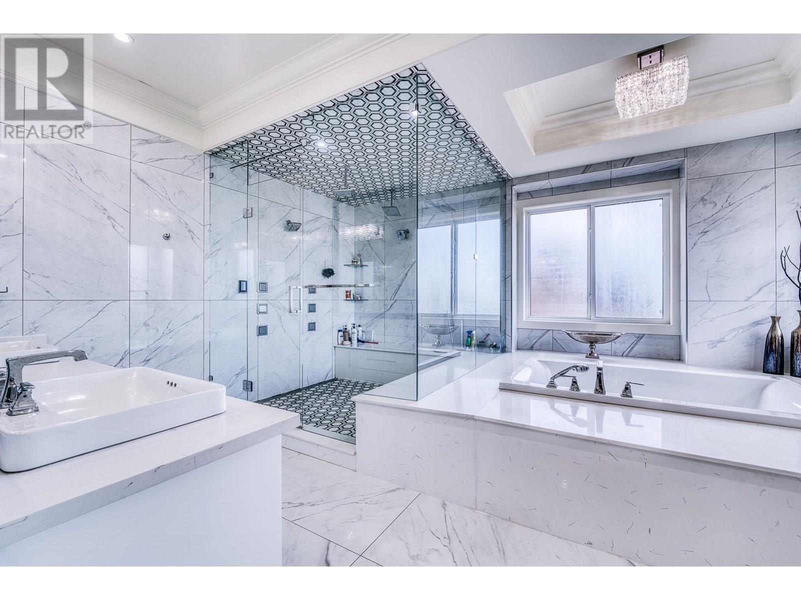 Listing Picture 28 of 38 : 11771 GRANVILLE AVENUE, Richmond / 烈治文 - 魯藝地產 Yvonne Lu Group - MLS Medallion Club Member