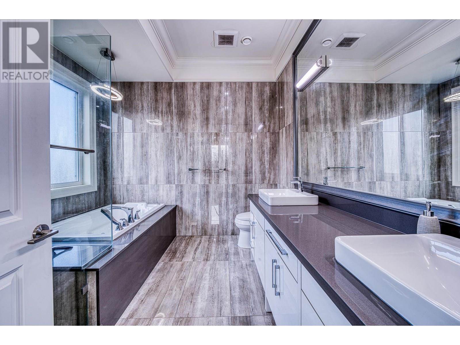 Listing Picture 25 of 38 : 11771 GRANVILLE AVENUE, Richmond / 烈治文 - 魯藝地產 Yvonne Lu Group - MLS Medallion Club Member