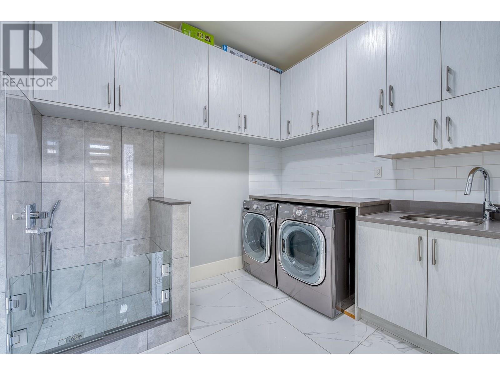 Listing Picture 36 of 38 : 11771 GRANVILLE AVENUE, Richmond / 烈治文 - 魯藝地產 Yvonne Lu Group - MLS Medallion Club Member