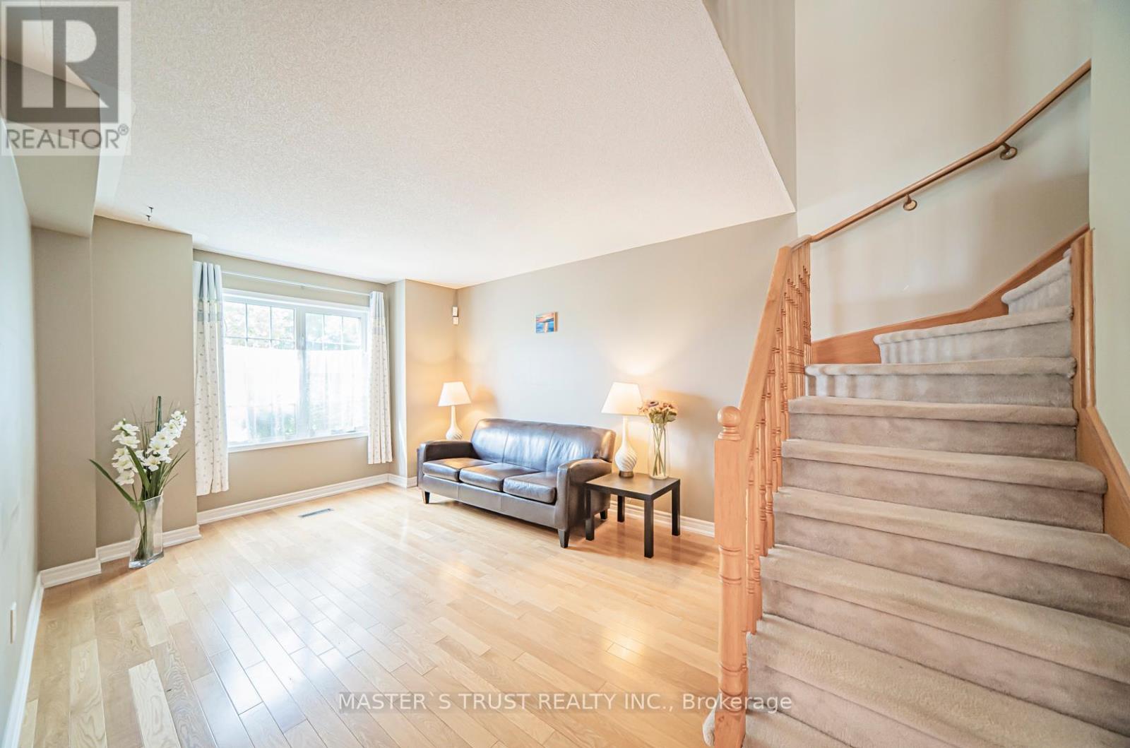 Property at 124 WHITE'S HILL AVENUE image 3