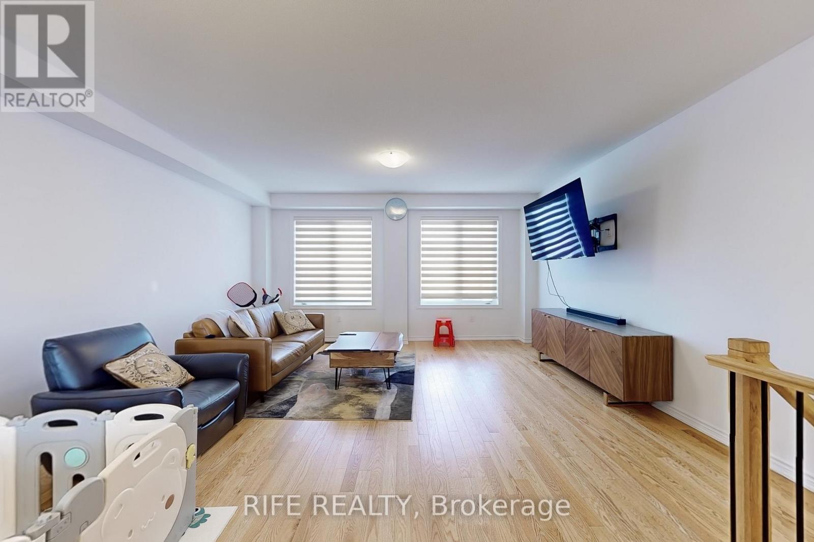 Property at 9 BRETLON STREET image 3