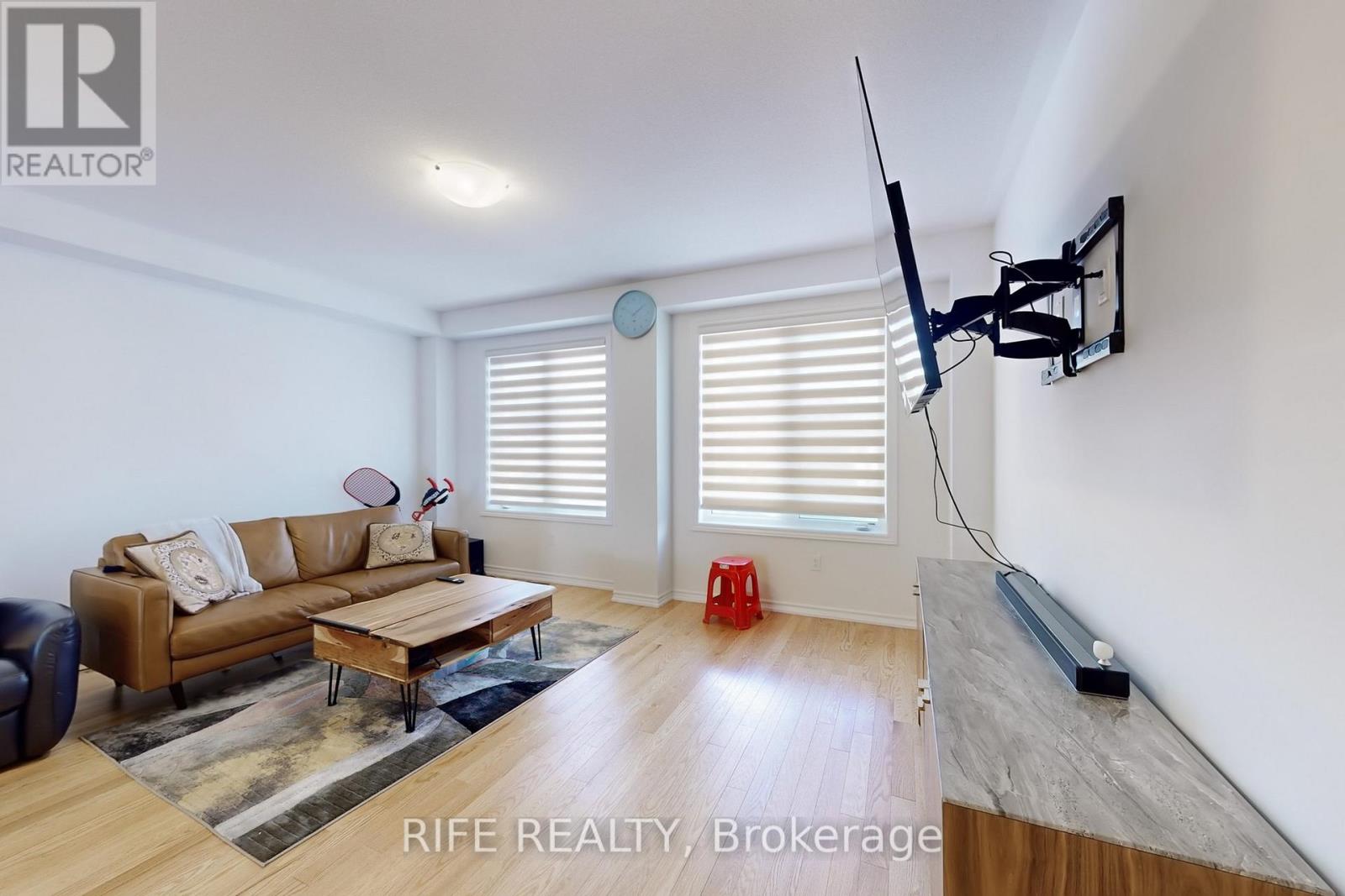 Property at 9 BRETLON STREET image 4