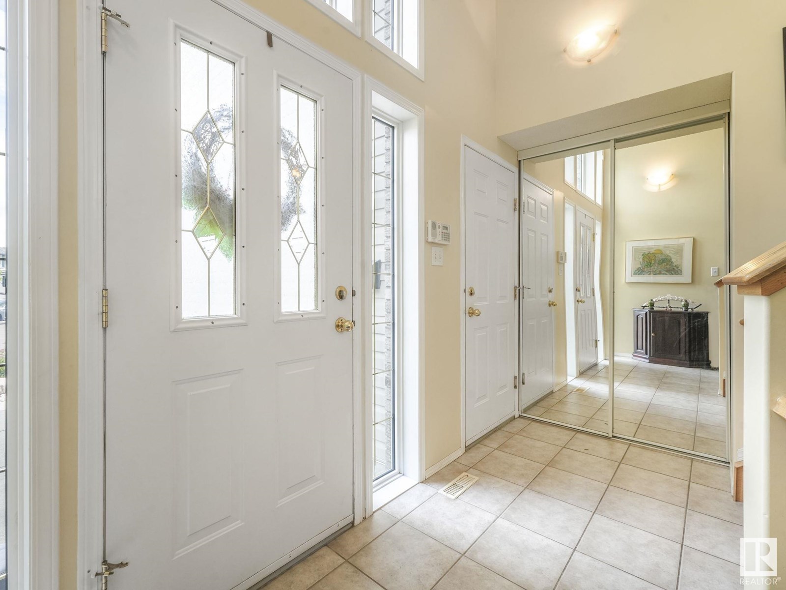 Property at 1032 ORMSBY CR NW image 2