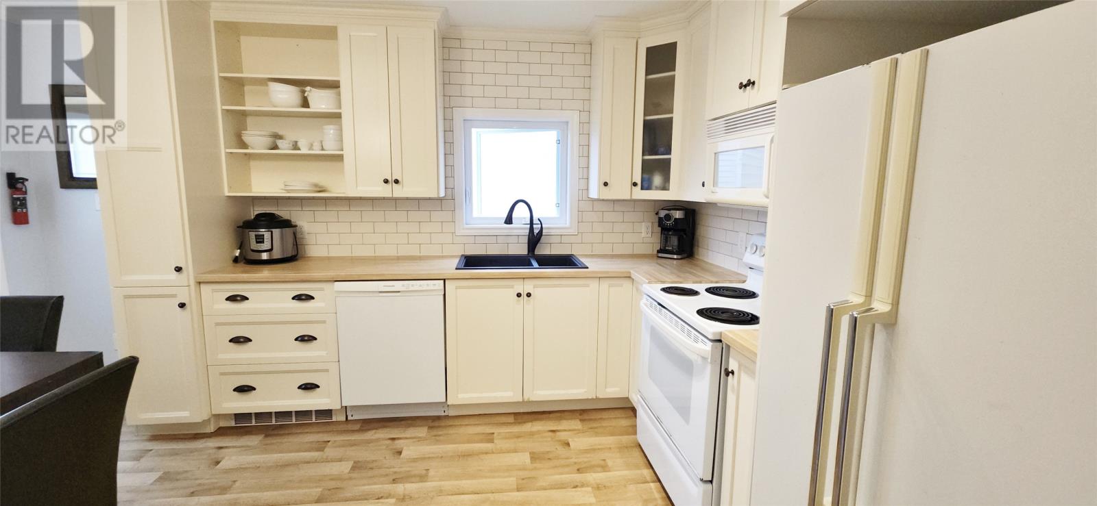 Property at 15 Maisonneuve Drive image 5