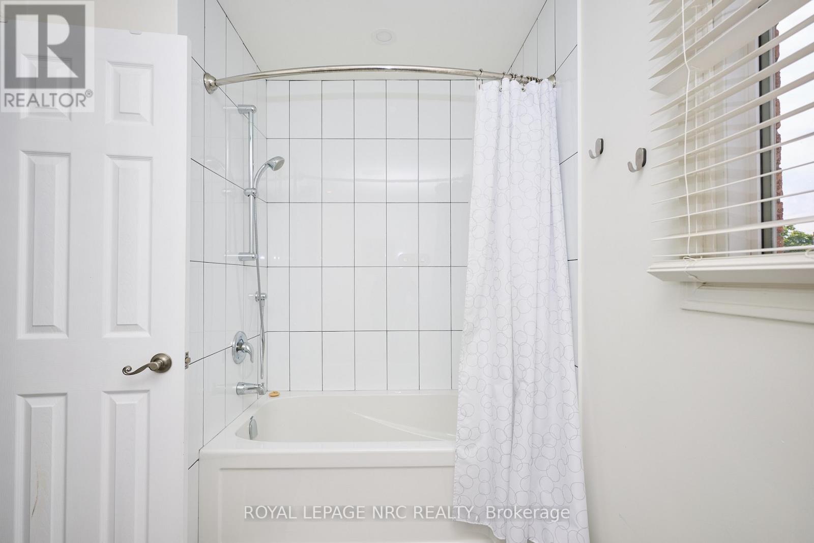 26 Elderwood Drive, St. Catharines, Ontario  L2S 3E5 - Photo 23 - X12309336