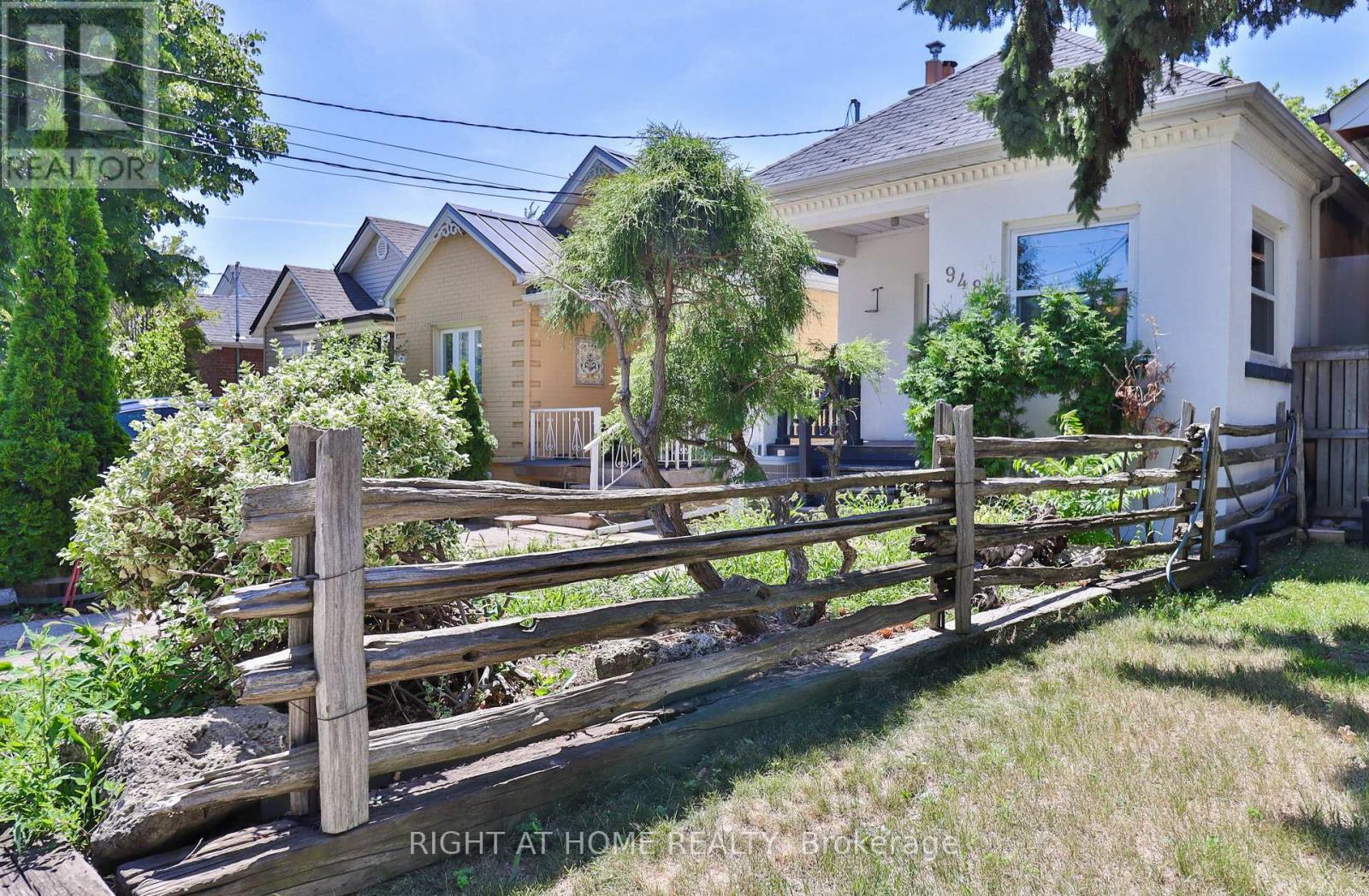 Property at 948 RUNNYMEDE ROAD image 3