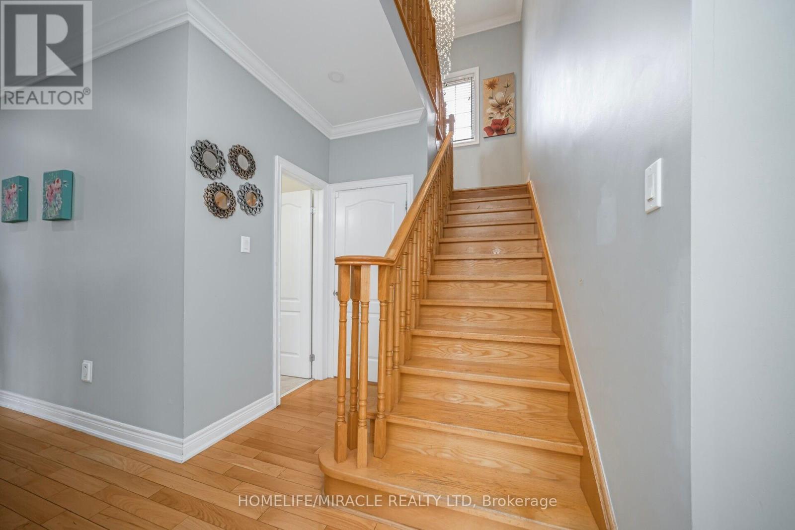2 Roycrest Street, Brampton, Ontario  L6Z 4P5 - Photo 13 - W12278401