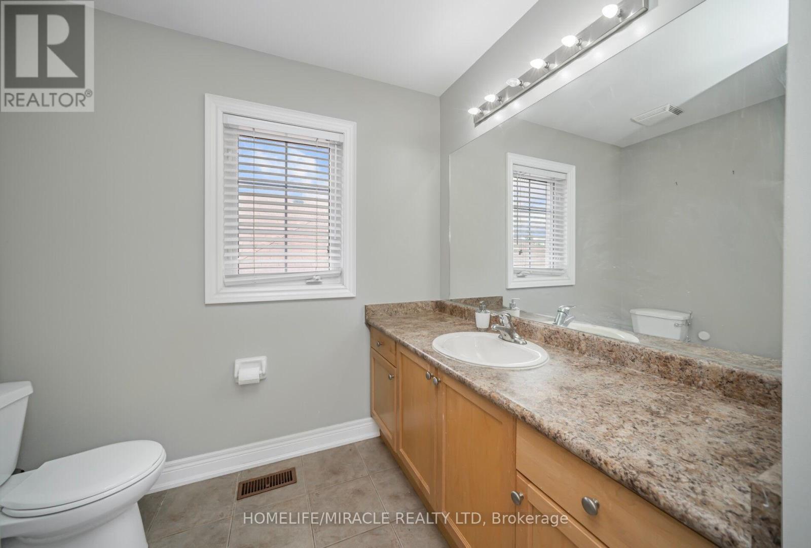 2 Roycrest Street, Brampton, Ontario  L6Z 4P5 - Photo 22 - W12278401