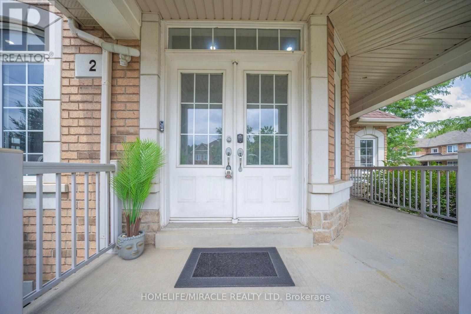 Property at 2 ROYCREST STREET image 3