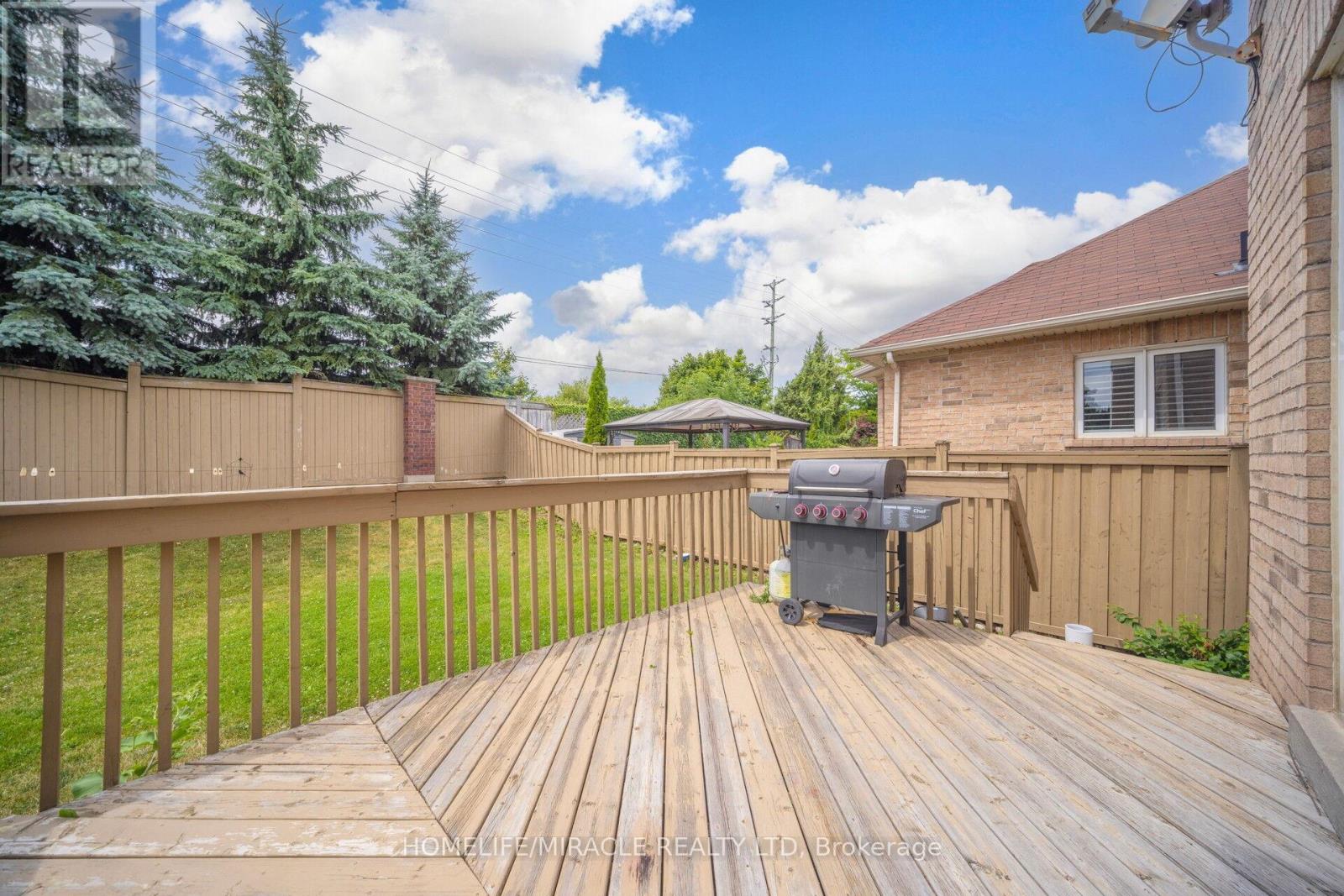 2 Roycrest Street, Brampton, Ontario  L6Z 4P5 - Photo 30 - W12278401