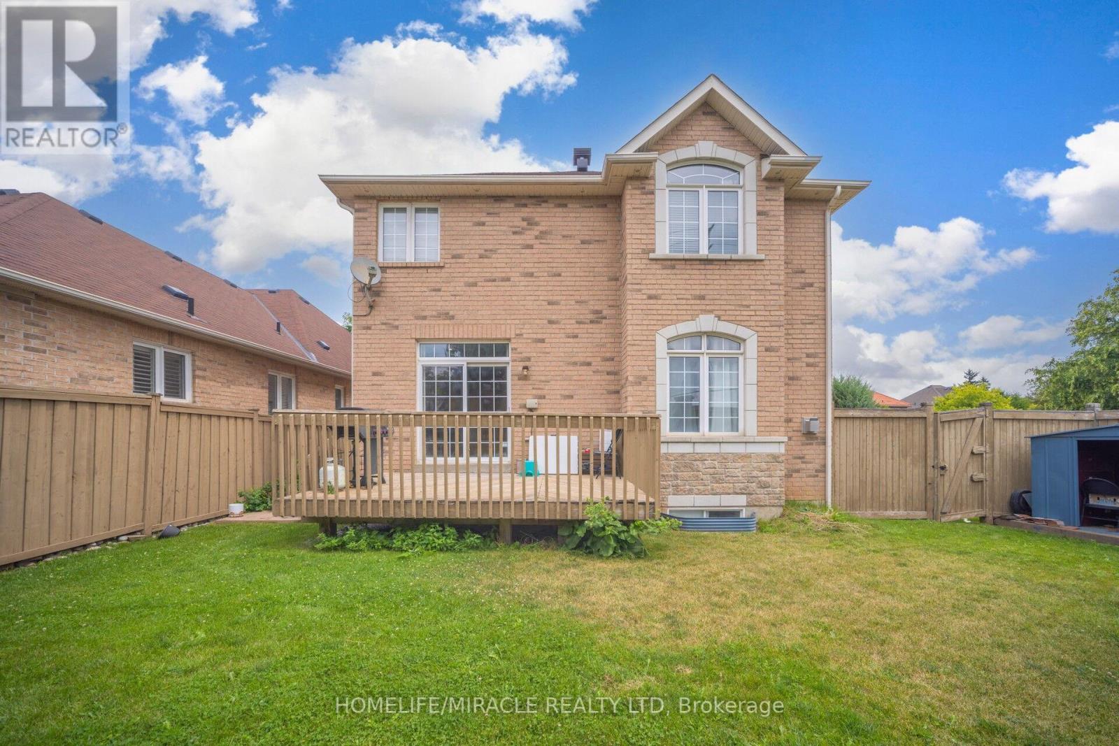 2 Roycrest Street, Brampton, Ontario  L6Z 4P5 - Photo 32 - W12278401