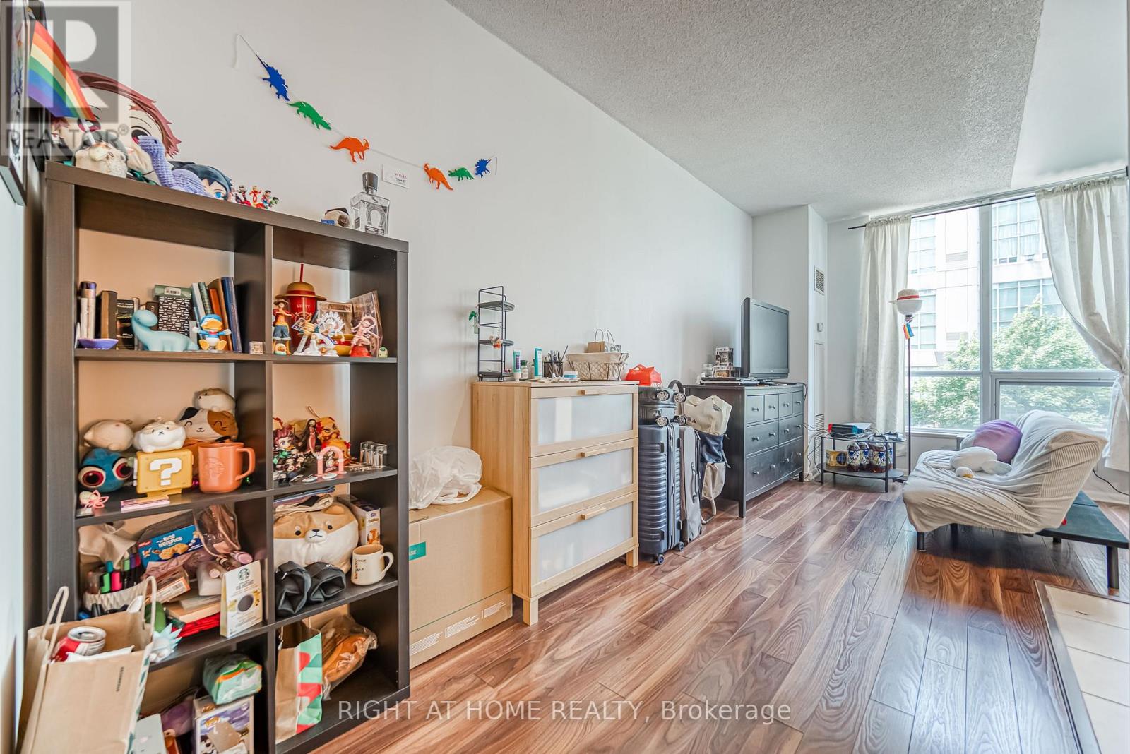 214 - 185 Legion Road N, Toronto, Ontario  M8Y 0A1 - Photo 12 - W12309701