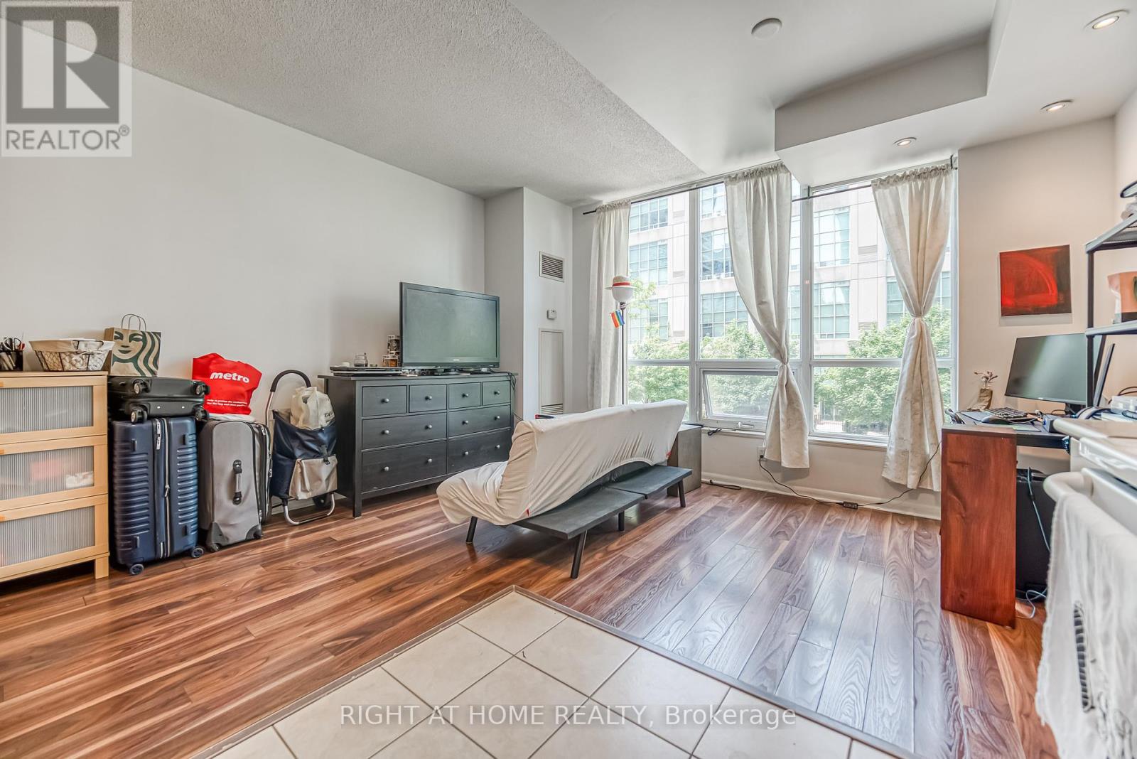 214 - 185 Legion Road N, Toronto, Ontario  M8Y 0A1 - Photo 14 - W12309701