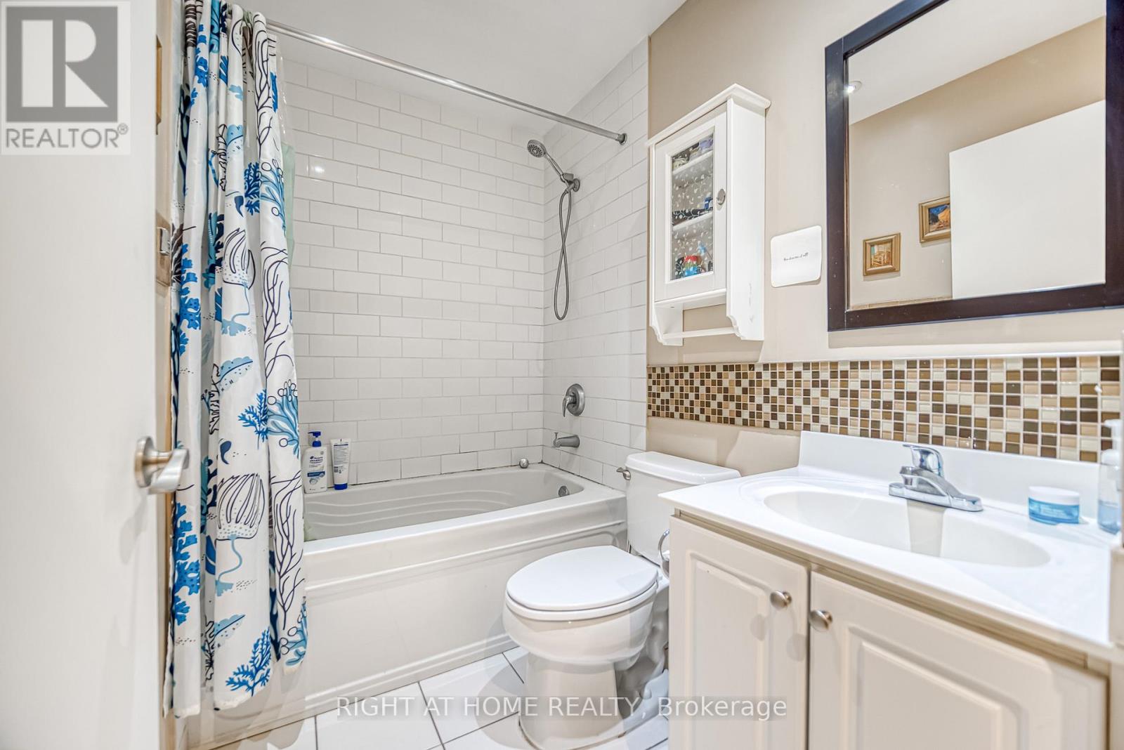 214 - 185 Legion Road N, Toronto, Ontario  M8Y 0A1 - Photo 26 - W12309701