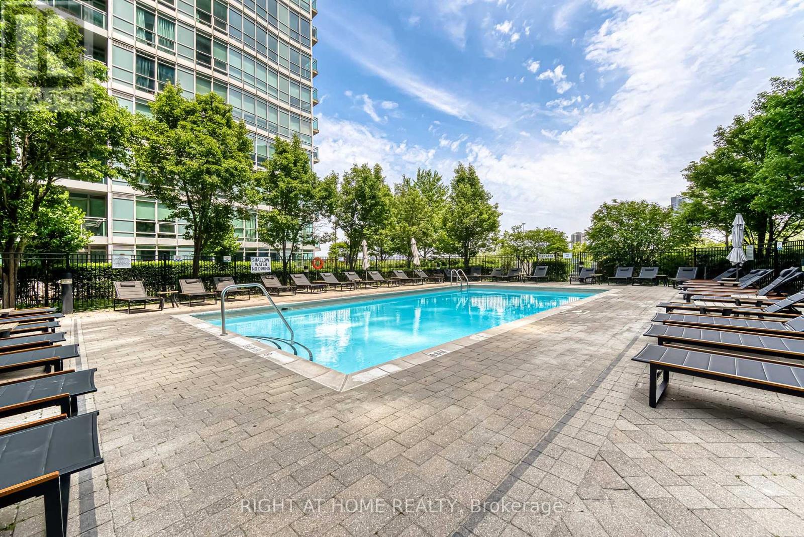 214 - 185 Legion Road N, Toronto, Ontario  M8Y 0A1 - Photo 30 - W12309701