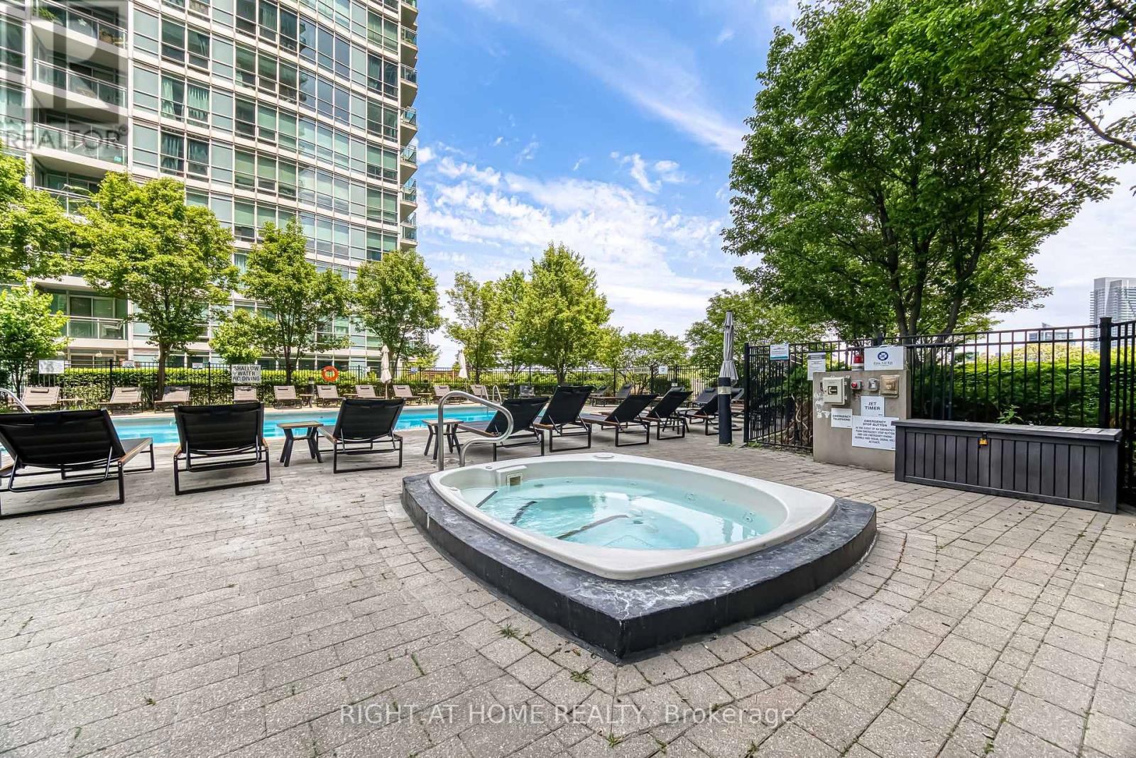 214 - 185 Legion Road N, Toronto, Ontario  M8Y 0A1 - Photo 31 - W12309701