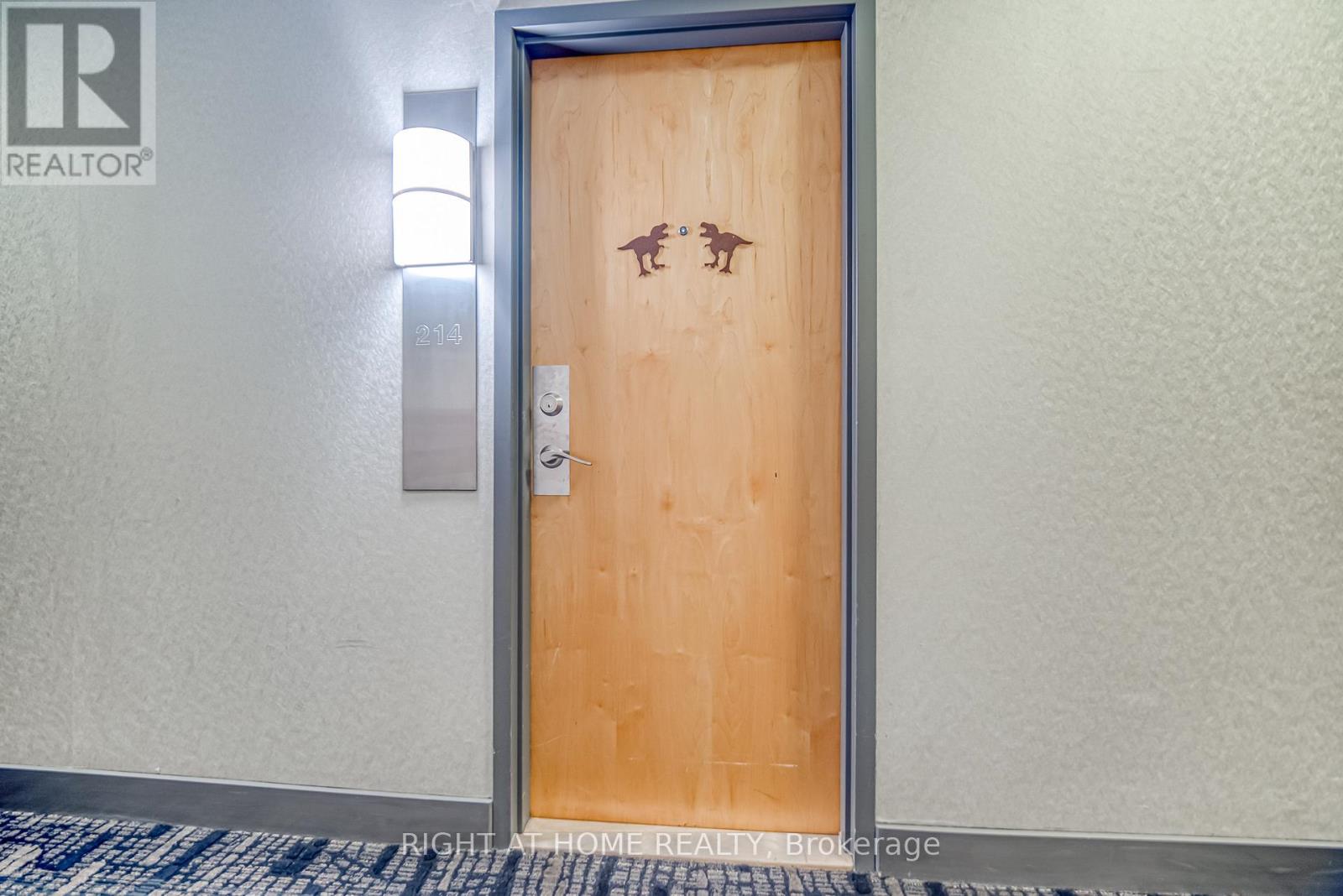 214 - 185 Legion Road N, Toronto, Ontario  M8Y 0A1 - Photo 6 - W12309701