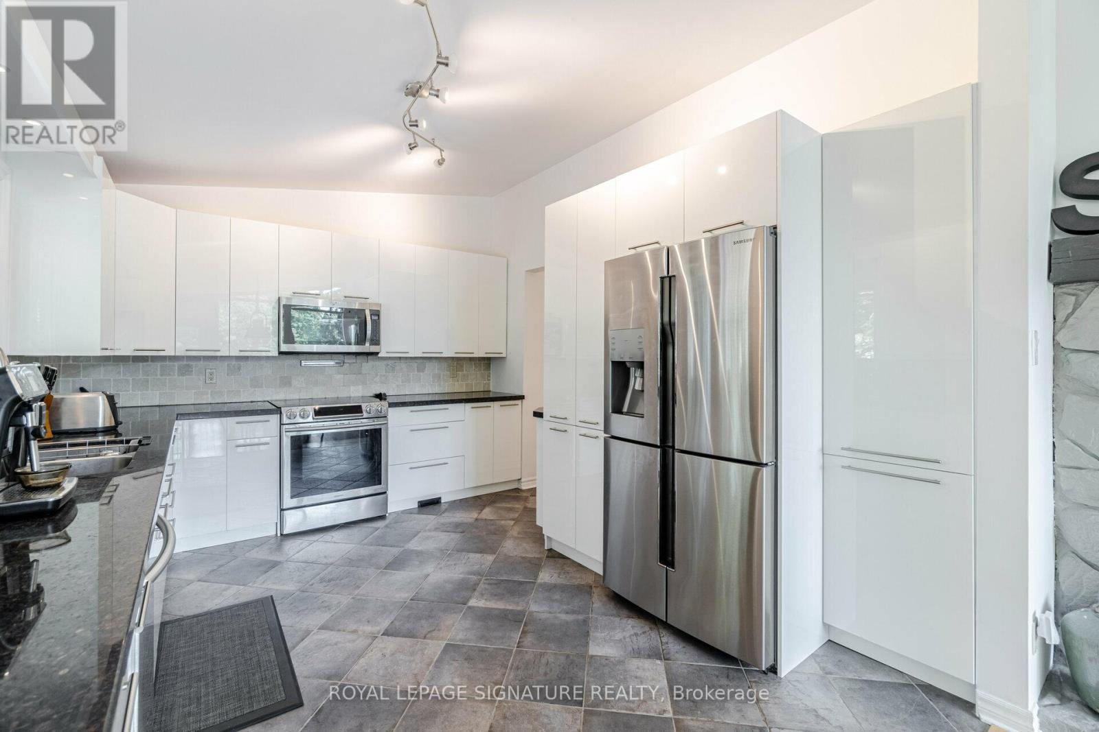 3225 Greenwood Road, Pickering, Ontario  L1X 0J3 - Photo 13 - E12309102